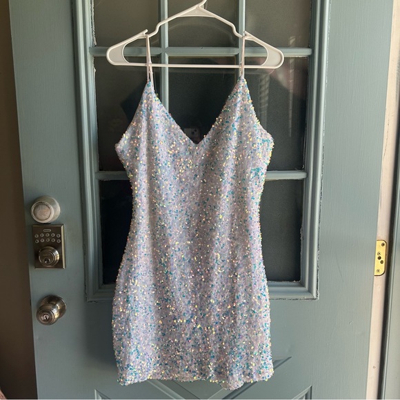 Windsor Kathy Iridescent Sequin Mini White Bridal Wedding V Neck Cocktail Dress - Picture 2 of 13